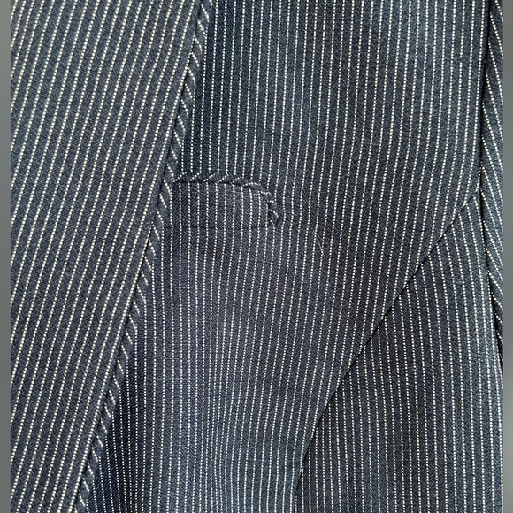🔥💙LANE BRYANT size 20 navy/white stripe blazer. Like new condition! - Picture 6 of 8